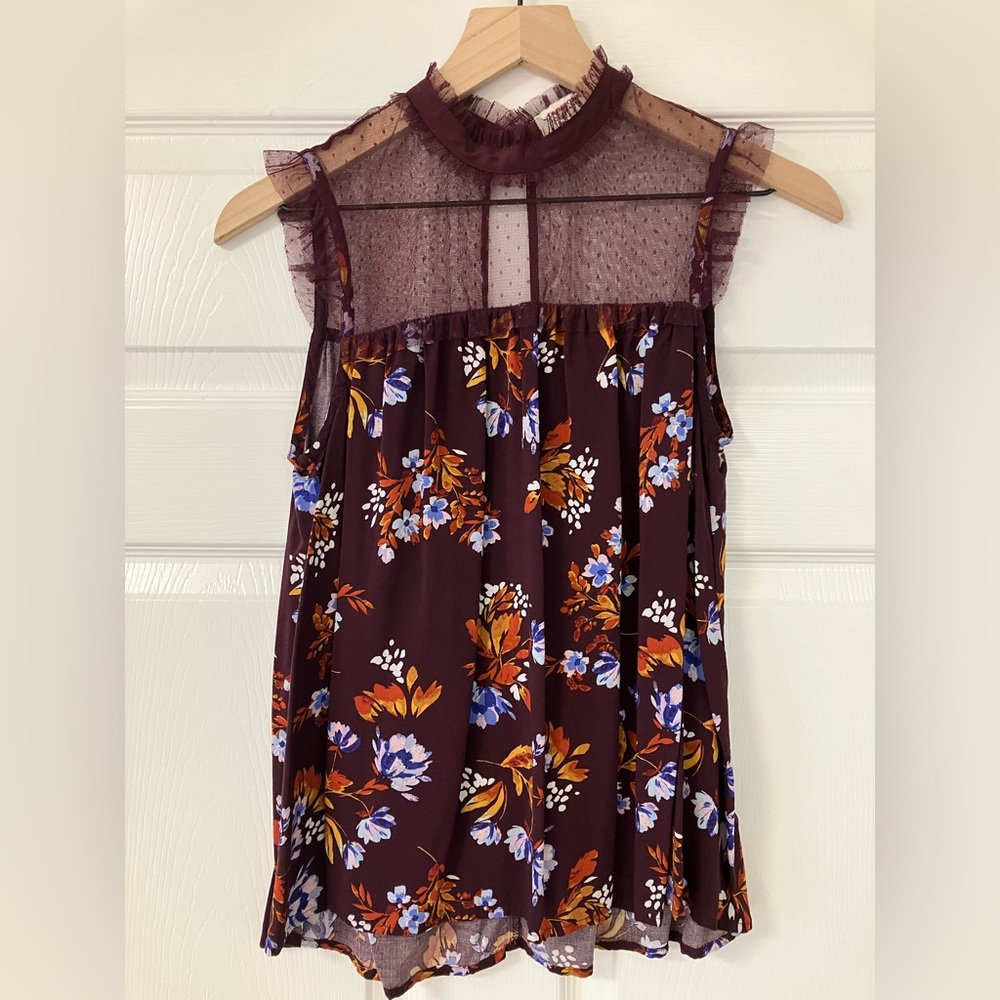 Arizona Jeans top. Size small. Button back closure. Floral burgundy color.